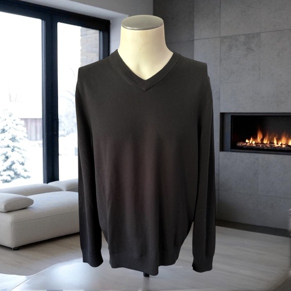 Nordstrom Extra Fine Merino Wool Classic V-Neck Sweater Size Medium